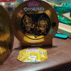 Disney Doorables Gold Collectible Set Alberto And Iota
